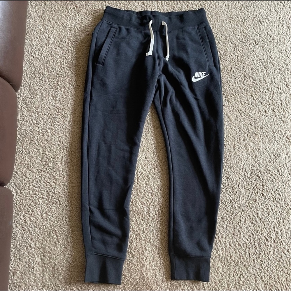 NWT Nike Joggers Sweatpants CN8758-011